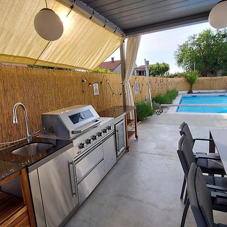 Kuntrada 45 Holiday Home - Heated & Kids Pool Fažana Extérieur photo